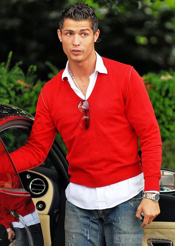 Ông hoàng thời trang sân cỏ Cristiano Ronaldo 6