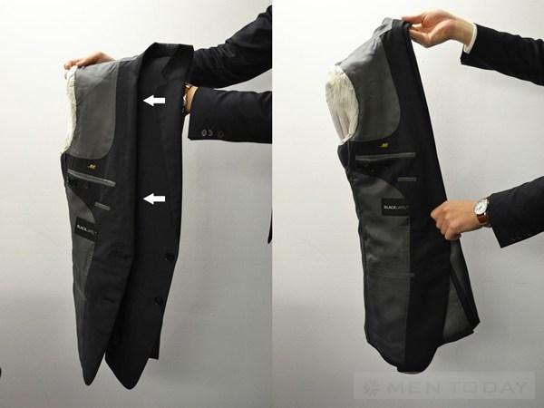 Cách giữ bộ vest phẳng khi đi xa