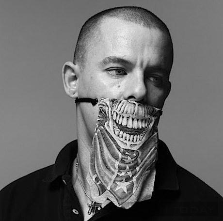 McQueen: Nhà thiết kế gay làm náo loạn thế giới