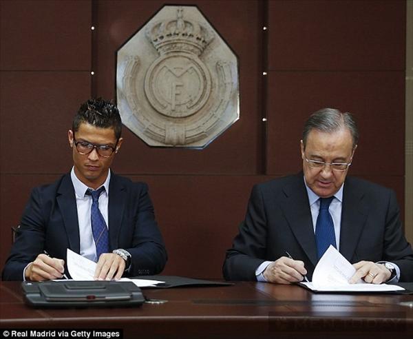Ronaldo - Quý ông lịch lãm và sành điệu ký hợp đồng mới