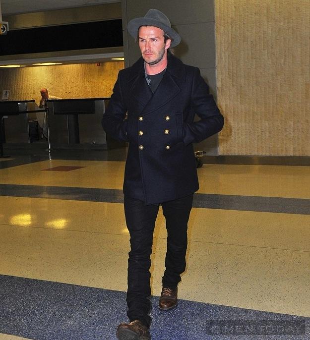 Mix pea coat lịch lãm và quyến rũ như David Beckham