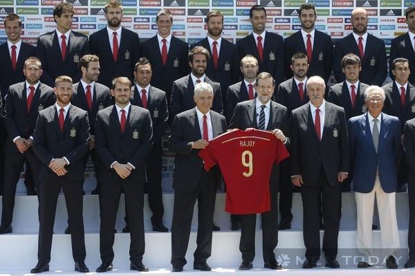 Những bộ suit lịch lãm và nam tính của các đội tuyển dự Worldcup 2014